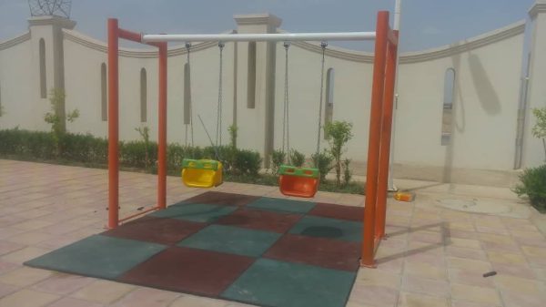 تاب پارکی با نشیمن پلی اتیلن دیاکو - تصویر 2