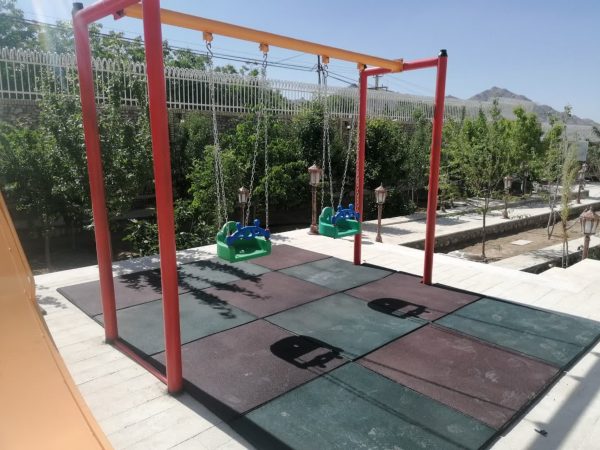 تاب پارکی با نشیمن پلی اتیلن دیاکو - تصویر 3